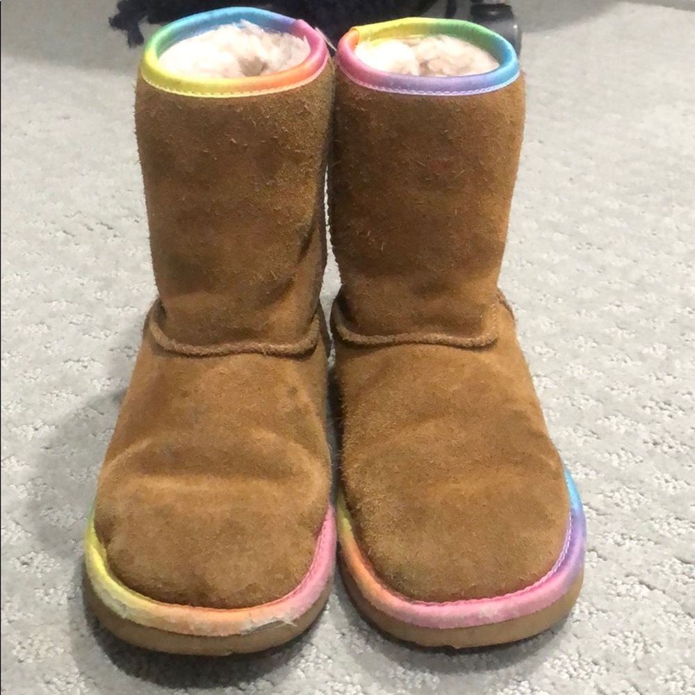 Girls ugg boots sz 2